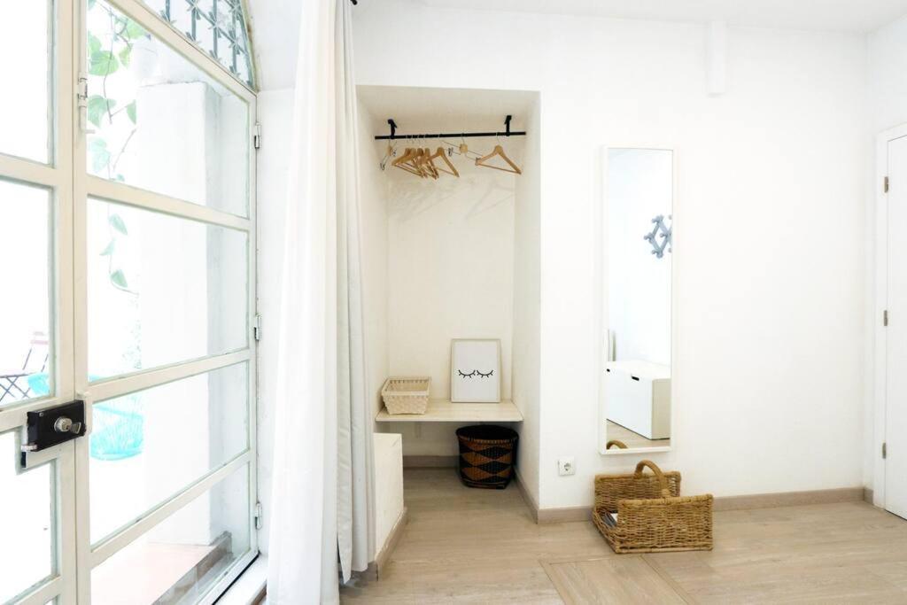 Alfama'S Hidden Terrace Gem Apartment Lisboa Ngoại thất bức ảnh
