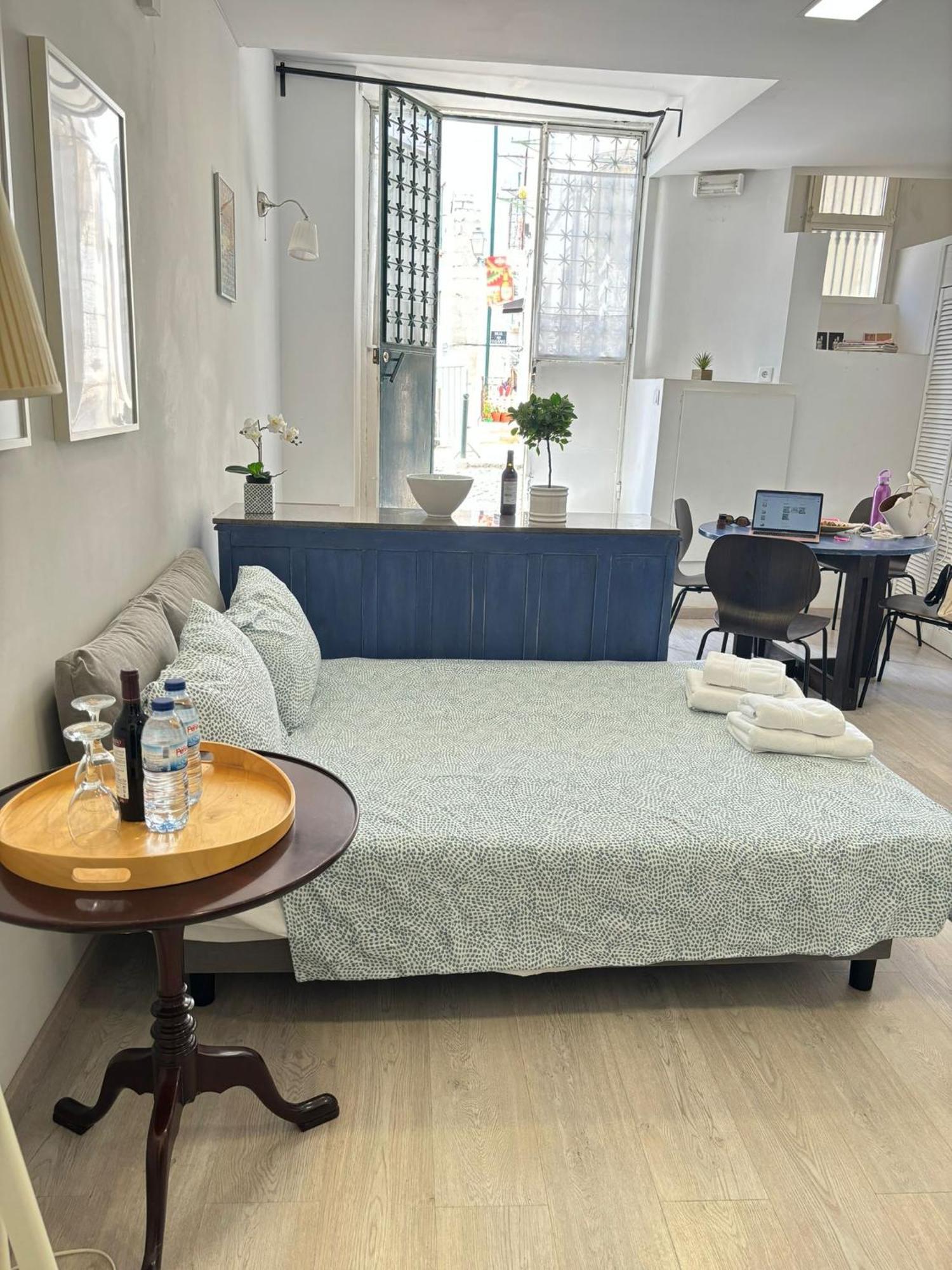 Alfama'S Hidden Terrace Gem Apartment Lisboa Ngoại thất bức ảnh